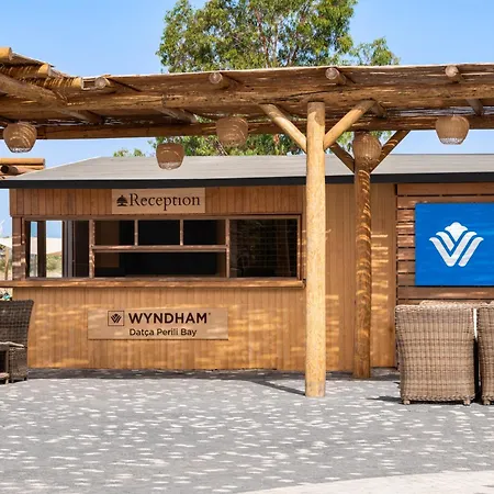 Wyndham Perili Bay Otel 5*