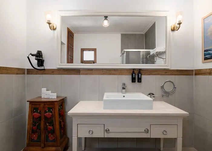 Отель Wyndham Perili Bay