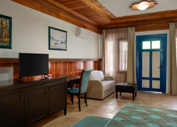 Отель Wyndham Perili Bay